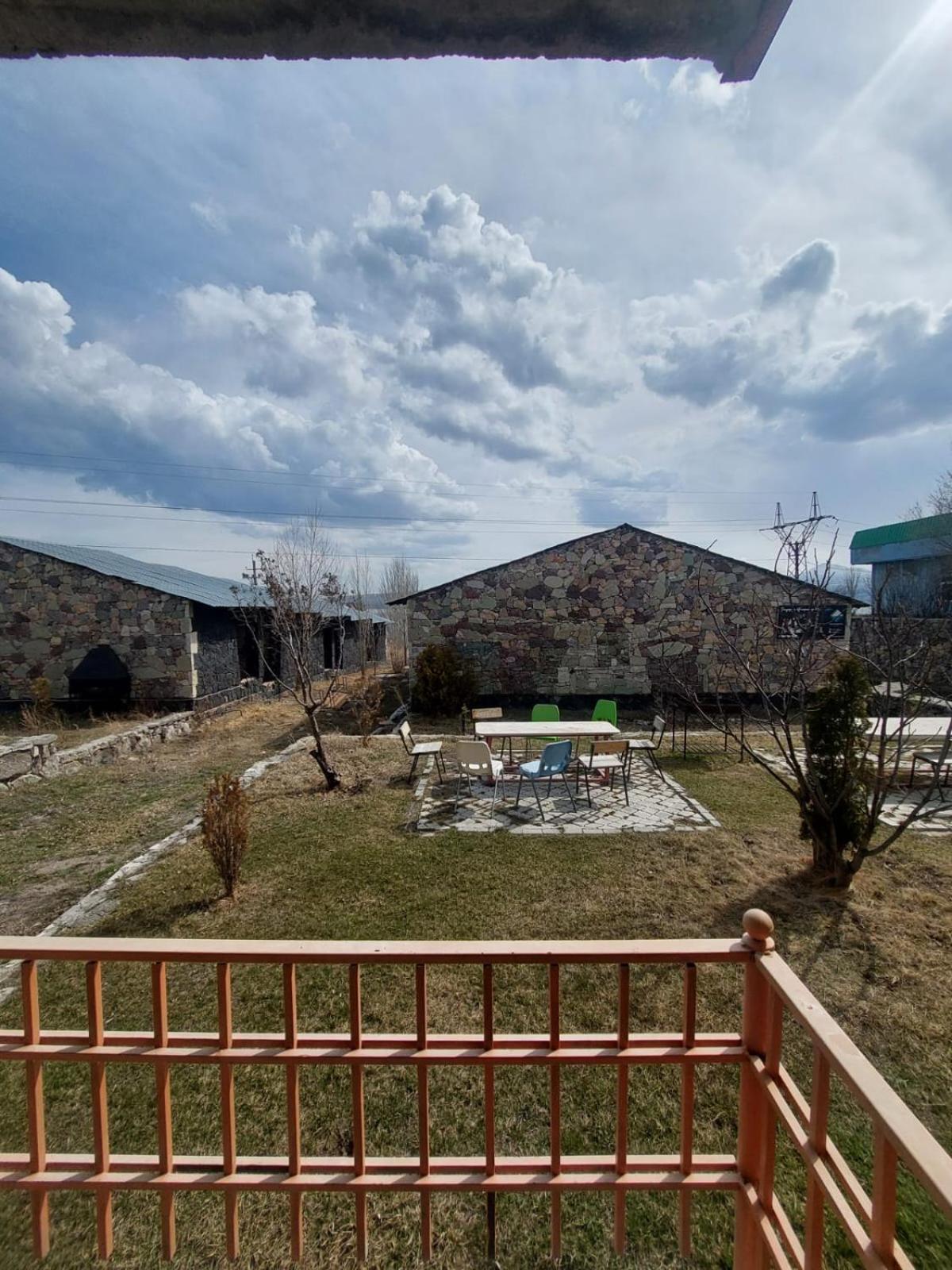 Hotel Maruna Севан Экстерьер фото